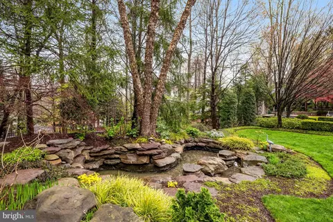 Exterior - 7844 Montvale Way, Mclean, VA 22102 photo 11 of 25