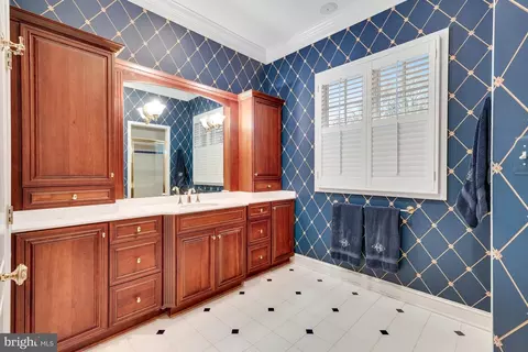 Bath - 7844 Montvale Way, Mclean, VA 22102 photo 3 of 9