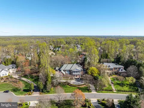 View/Area - 7844 Montvale Way, Mclean, VA 22102 photo 5 of 8