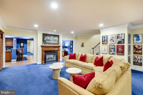 Living - 7844 Montvale Way, Mclean, VA 22102 photo 7 of 8