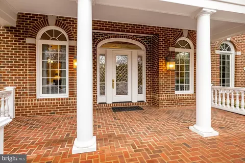 Exterior - 7844 Montvale Way, Mclean, VA 22102 photo 6 of 25
