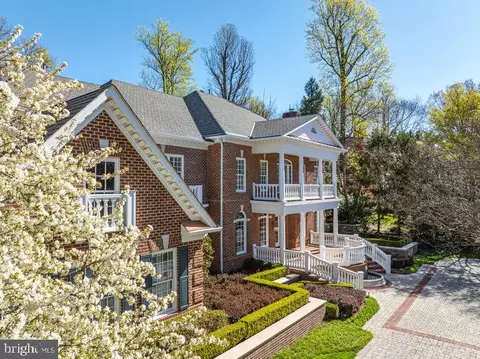 Exterior - 7844 Montvale Way, Mclean, VA 22102 photo 4 of 25