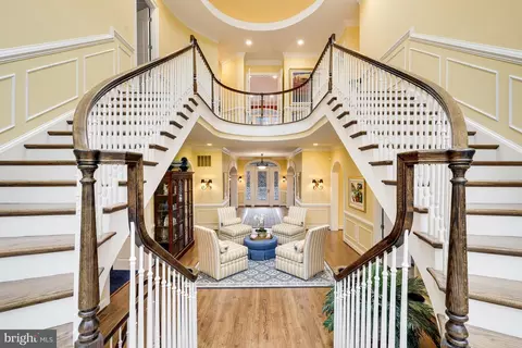 Entry Way - 7844 Montvale Way, Mclean, VA 22102 photo 4 of 7