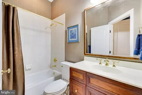 Bath - 7844 Montvale Way, Mclean, VA 22102 photo 7 of 9