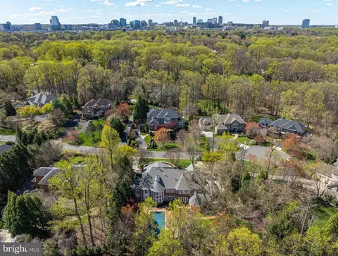 View/Area - 7844 Montvale Way, Mclean, VA 22102 photo 2 of 8