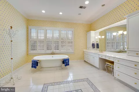 Bath - 7844 Montvale Way, Mclean, VA 22102 photo 4 of 9