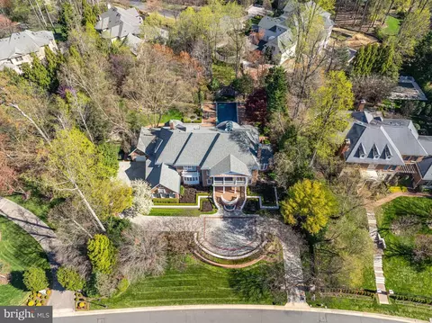 View/Area - 7844 Montvale Way, Mclean, VA 22102 photo 7 of 8