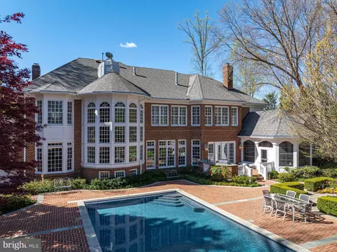 Exterior - 7844 Montvale Way, Mclean, VA 22102 photo 20 of 25