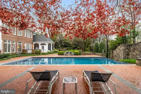 Exterior - 7844 Montvale Way, Mclean, VA 22102 photo 19 of 25