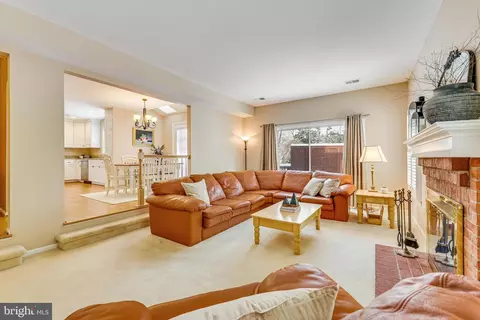 3611 Windmoore Ct, Chantilly, VA 20151 photo 2