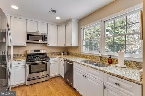 3611 Windmoore Ct, Chantilly, VA 20151 photo 4