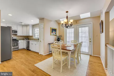 3611 Windmoore Ct, Chantilly, VA 20151 photo 3