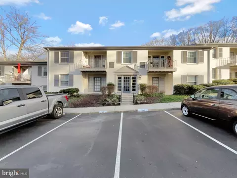 5905 L Kingsford Rd #L, Springfield, VA 22152