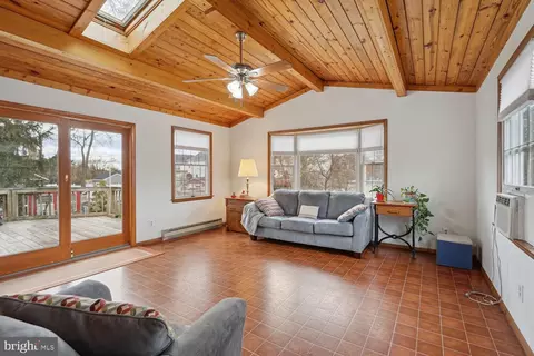 6347 Parramore Dr, Alexandria, VA 22312