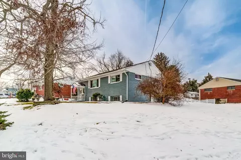 5710 Ash Dr, Springfield, VA 22150 photo 3