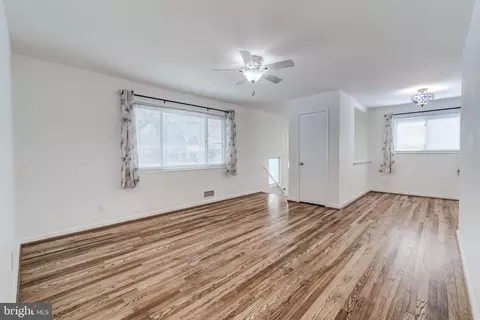 5710 Ash Dr, Springfield, VA 22150 photo 8