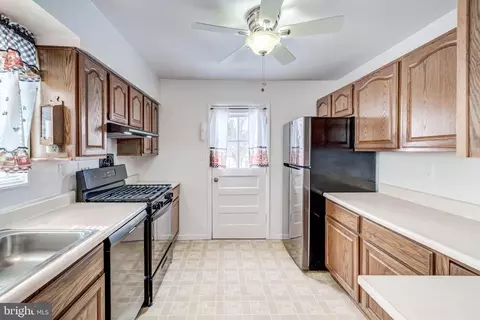 5710 Ash Dr, Springfield, VA 22150 photo 12