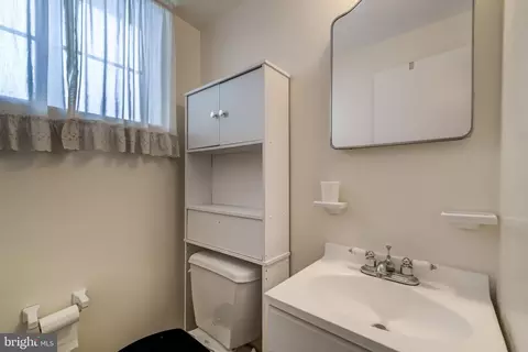 5710 Ash Dr, Springfield, VA 22150 photo 24