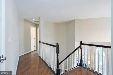 Entry Way - 8153 Stream Side Ct, Vienna, VA 22182 photo 4 of 4