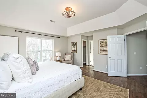 Bedroom - 8153 Stream Side Ct, Vienna, VA 22182 photo 2 of 3