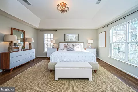 Bedroom - 8153 Stream Side Ct, Vienna, VA 22182 photo 3 of 3