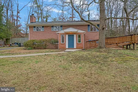 8703 Millbrook Pl, Alexandria, VA 22309