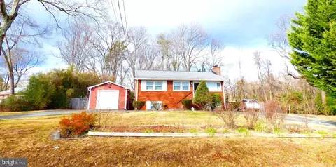 7214 Calvert St, Annandale, VA 22003