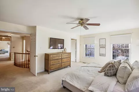 Bedroom - 7816 Valleyfield Dr, Springfield, VA 22153 photo 4 of 10