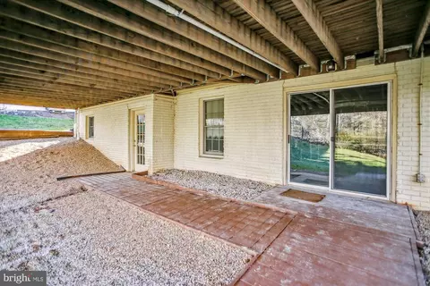 Exterior - 7816 Valleyfield Dr, Springfield, VA 22153 photo 5 of 15