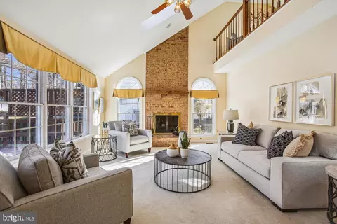 Living - 7816 Valleyfield Dr, Springfield, VA 22153 photo 6 of 10