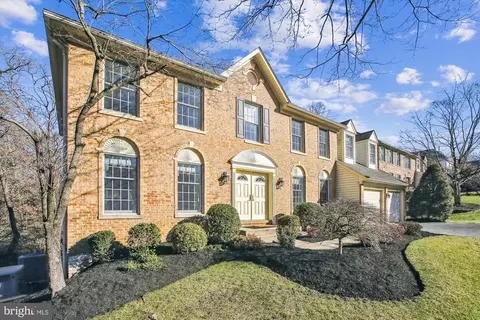 Exterior - 7816 Valleyfield Dr, Springfield, VA 22153 photo 2 of 15