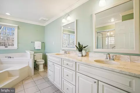 Bath - 7816 Valleyfield Dr, Springfield, VA 22153 photo 2 of 6