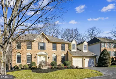 7816 Valleyfield Dr, Springfield, VA 22153