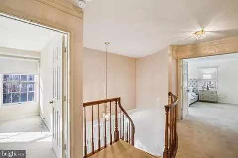 Entry Way - 7816 Valleyfield Dr, Springfield, VA 22153 photo 4 of 5