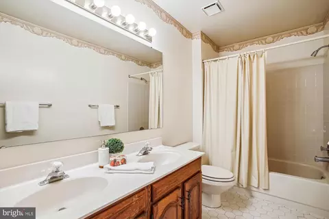 Bath - 7816 Valleyfield Dr, Springfield, VA 22153 photo 6 of 6