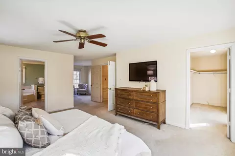 Bedroom - 7816 Valleyfield Dr, Springfield, VA 22153 photo 3 of 10