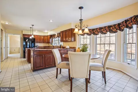 Kitchen - 7816 Valleyfield Dr, Springfield, VA 22153 photo 5 of 5
