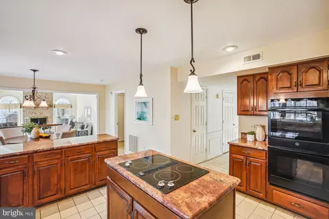 Kitchen - 7816 Valleyfield Dr, Springfield, VA 22153 photo 3 of 5