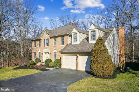 Exterior - 7816 Valleyfield Dr, Springfield, VA 22153 photo 3 of 15