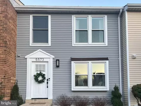 5573 Glasgow Woods Ct, Fairfax, VA 22032