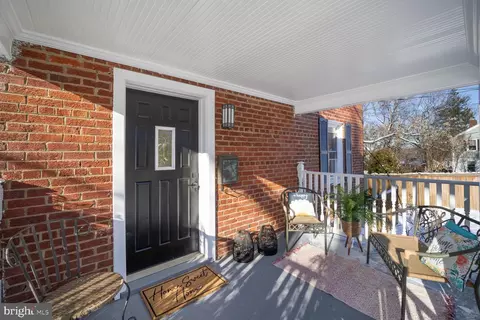 5848 Monticello Rd, Alexandria, VA 22303