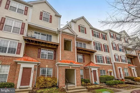 2482 Angeline Dr #303, Herndon, VA 20171