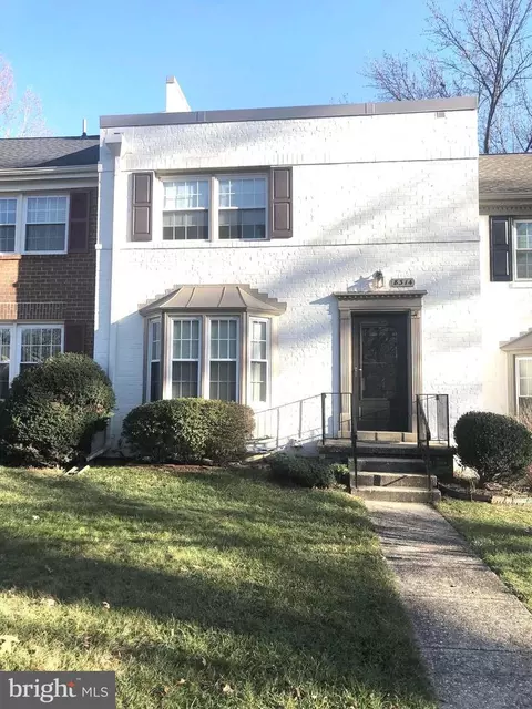 8314 Garfield Ct, Springfield, VA 22152 photo 2