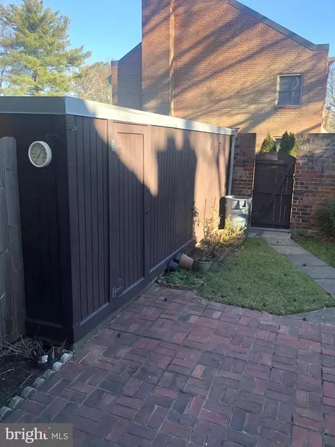8314 Garfield Ct, Springfield, VA 22152 photo 5