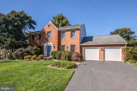 9508 Liberty Tree Ln, Vienna, VA 22182