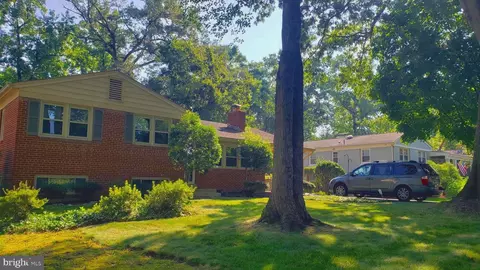 1136 Greenway Rd, Alexandria, VA 22308