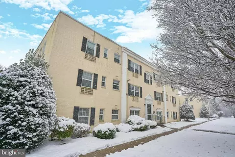 2237 Farrington Ave #101, Alexandria, VA 22303
