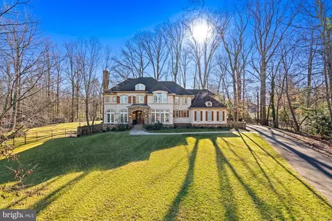 1211 Corbin Ct, Mclean, VA 22101