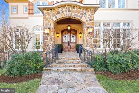 1211 Corbin Ct, Mclean, VA 22101 photo 2