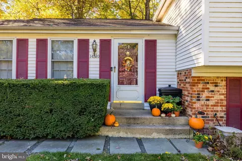 14589 Woodland Ridge Dr, Centreville, VA 20121